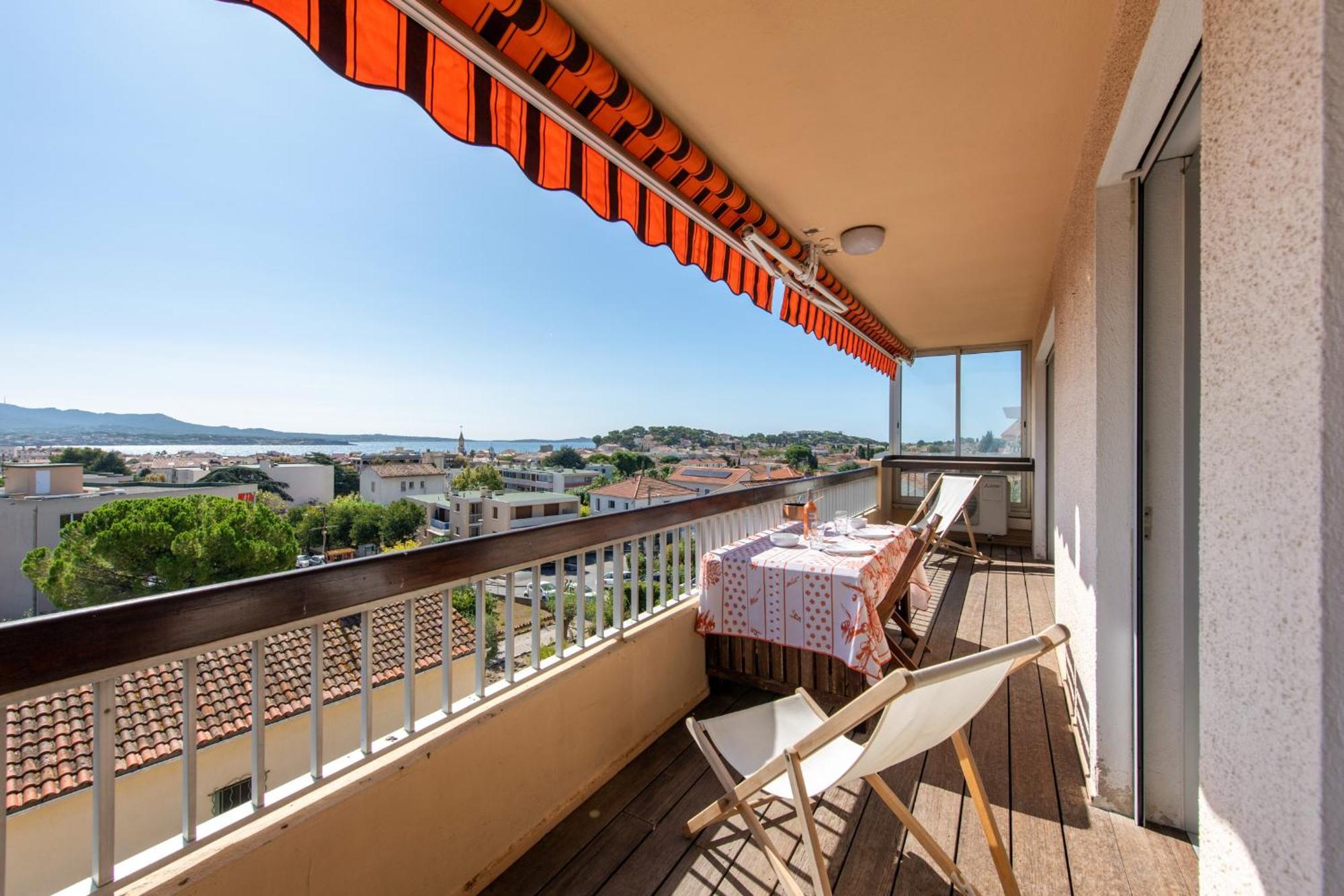 Le Cadet - Vue Panoramique Ville Et Baie De Sanary Sur Mer, Parking & Terrasse - 2 A 4 Pers エクステリア 写真